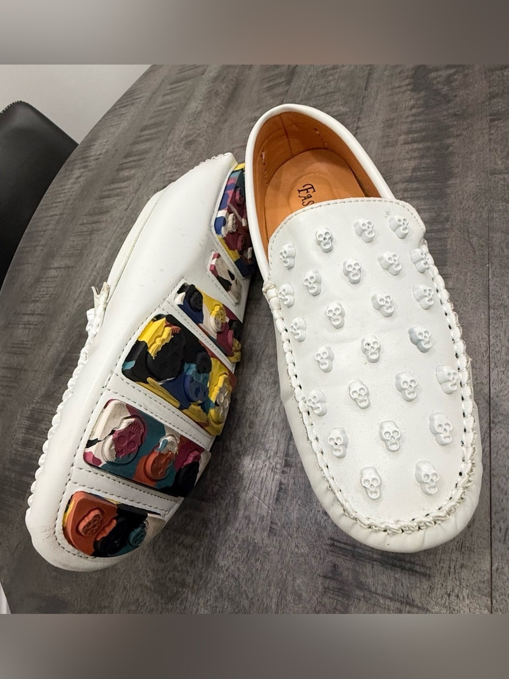 /VINTAGE/Fashions White Leather Slip-On Oxfords with Multicolor Accents